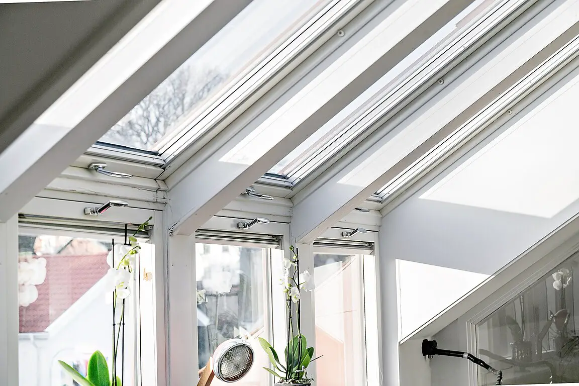 瑞典阁楼公寓 | 黑白灰的明亮魅力-6