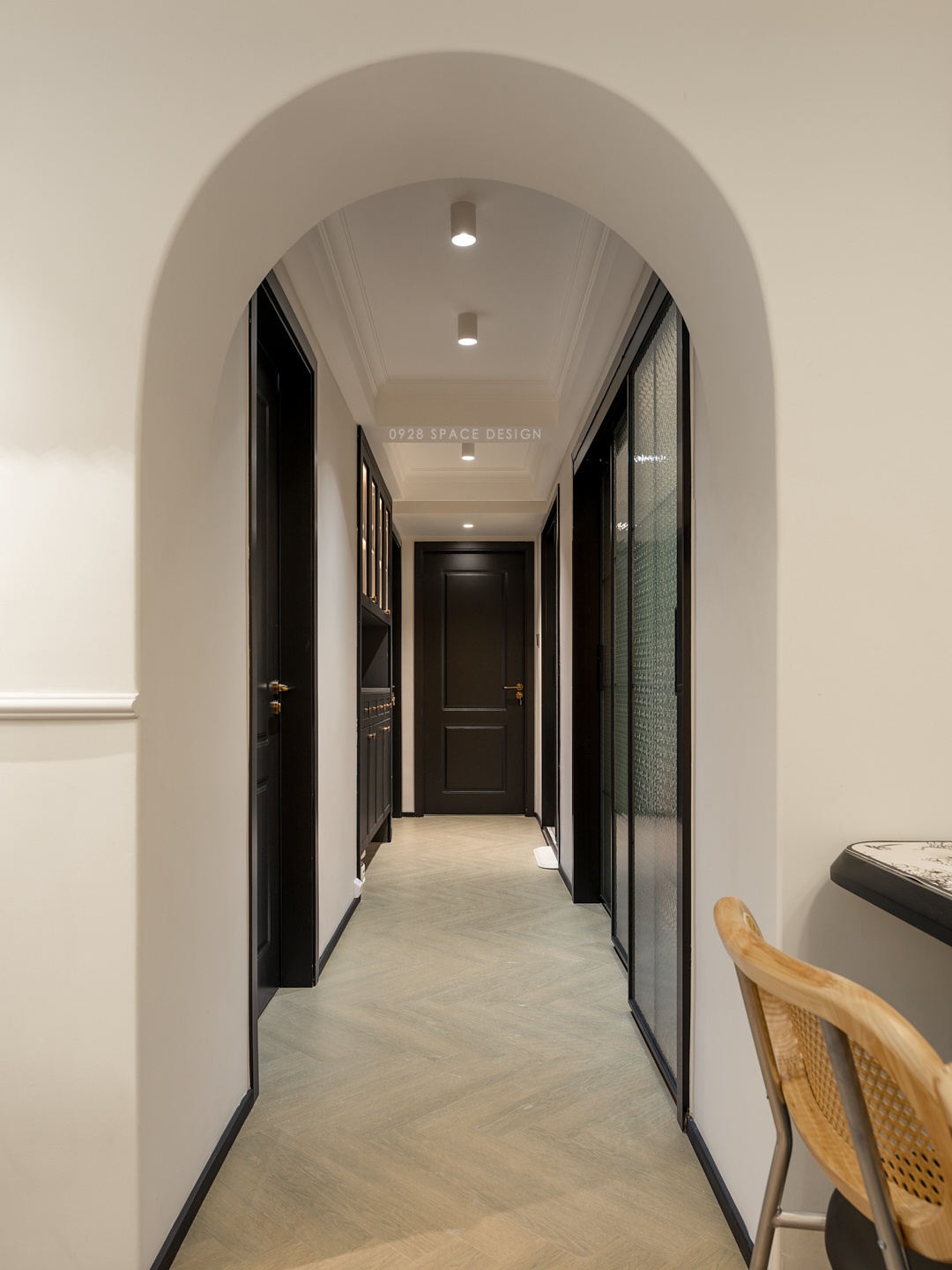 《弥·秘》老钢窗拱形门小复古住宅设计-35