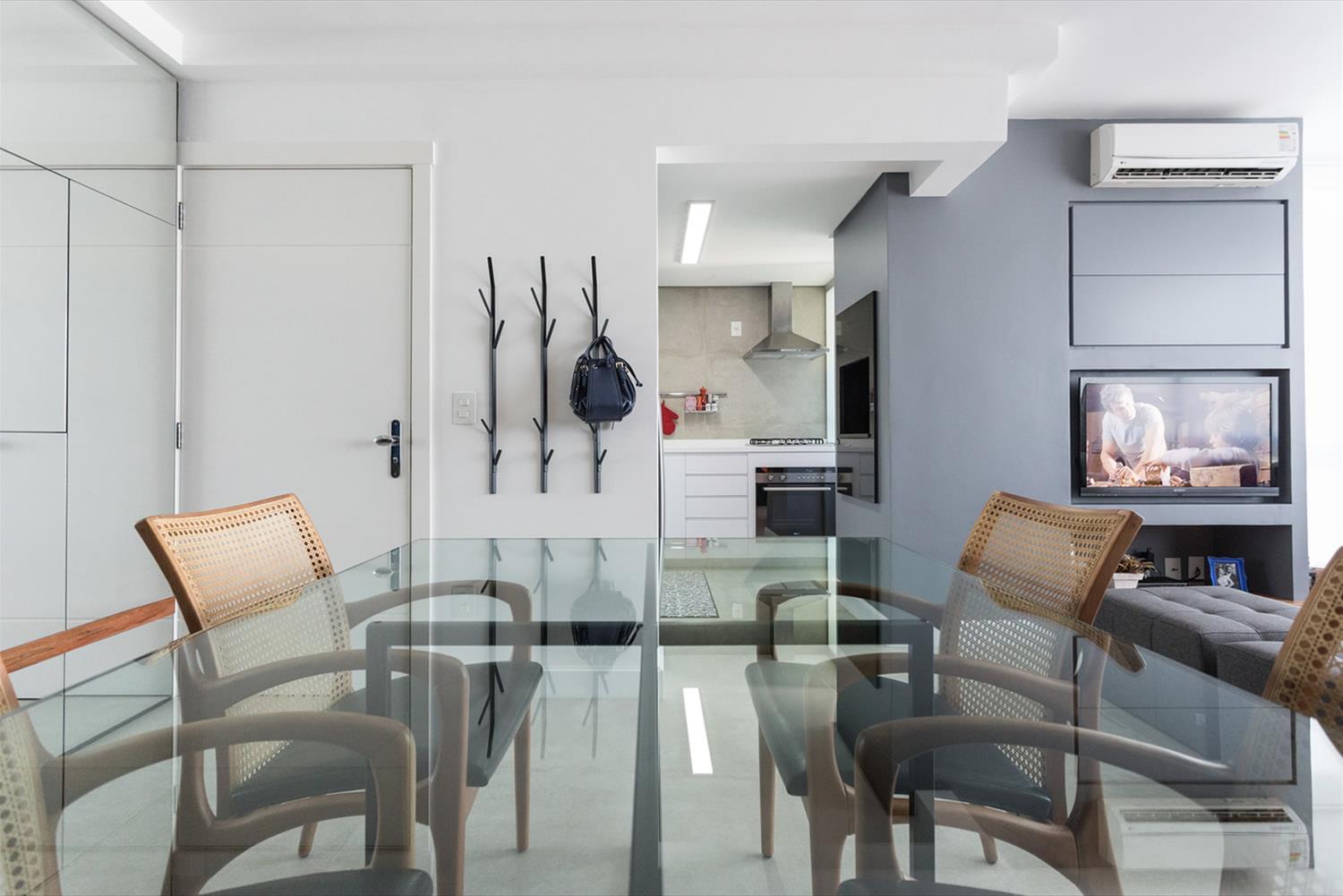 巴西 SR House 公寓 | 自然材质与简约设计的完美结合-13