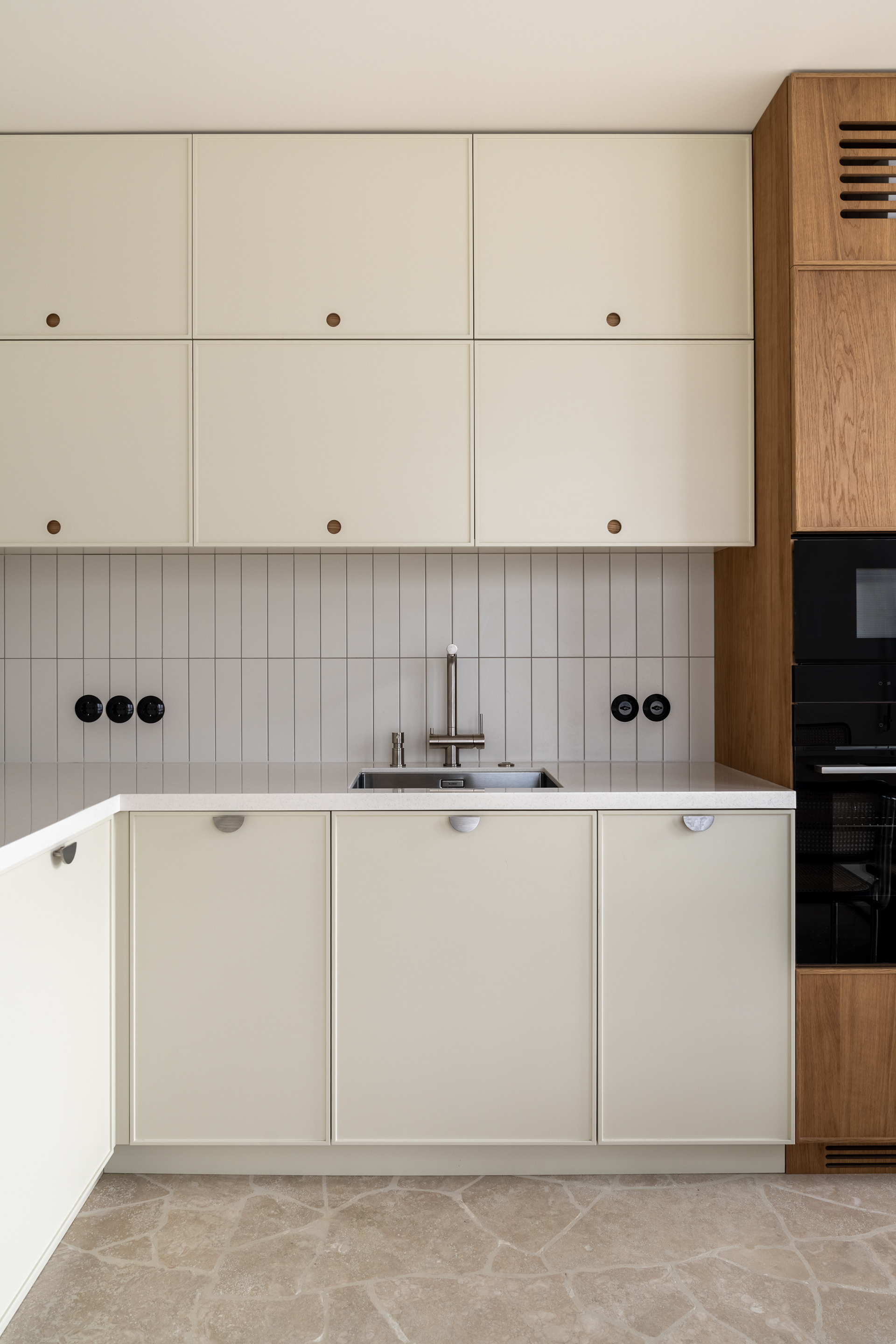 VSLKVSKA | A two-story apartment design-43