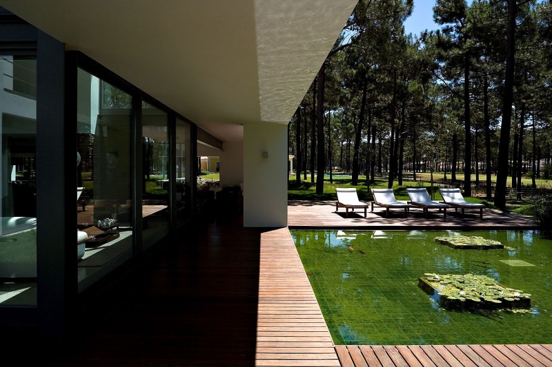 Casa Do Lago by Frederico Valsassina Architects-19
