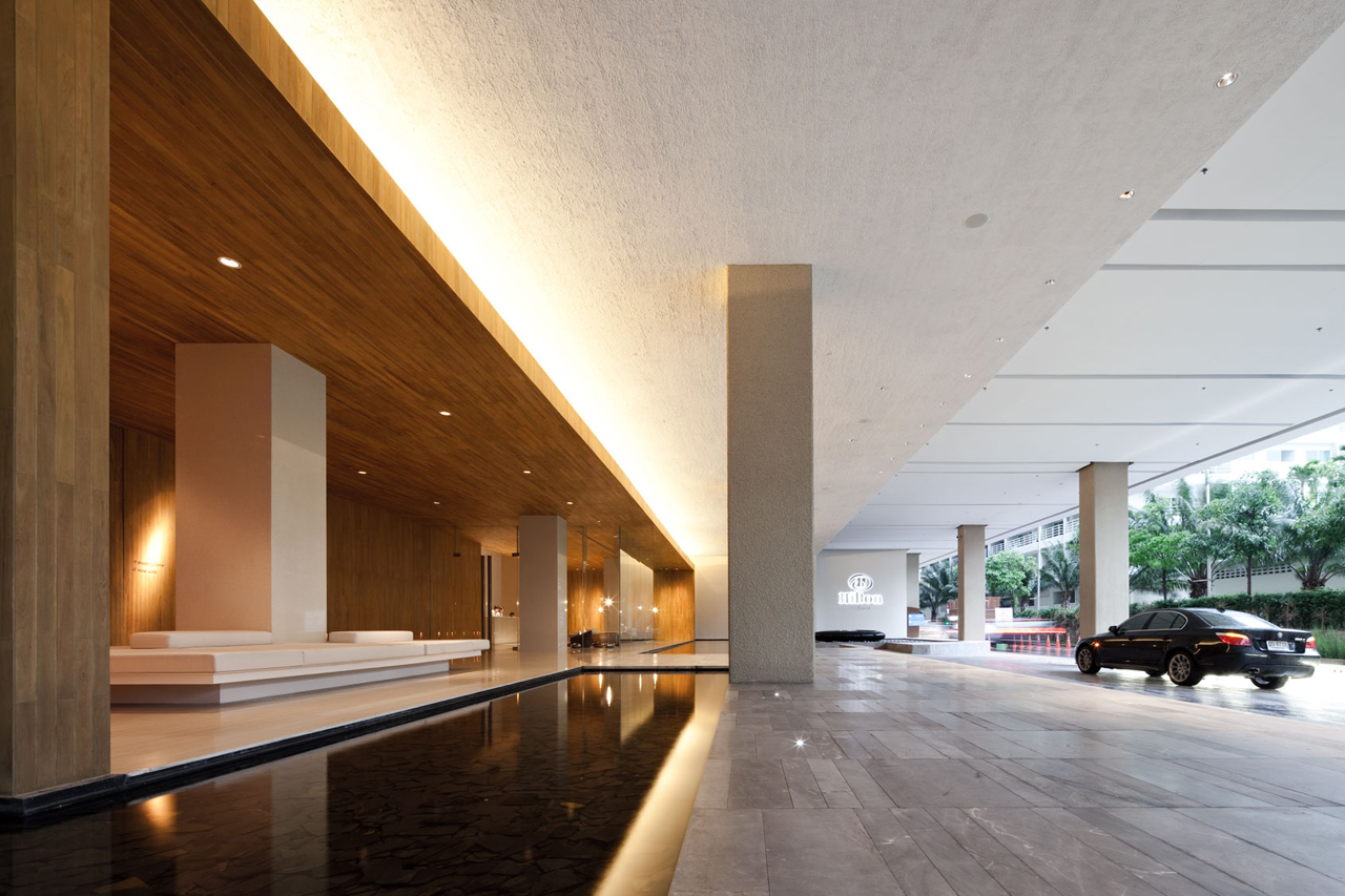 hilton pattaya lobby bar and linkage spaces-20
