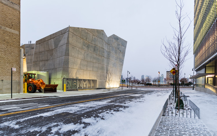 Manhattan Districts 125 Garage - spring street Salt Shed  Dattner Architects-1