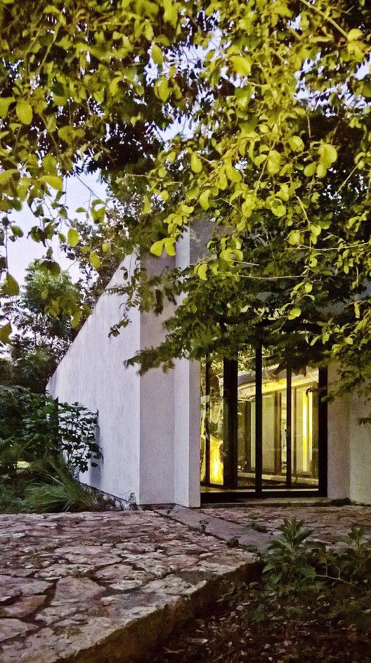 隐秘庭院 · 绿色核心的家庭住宅-24