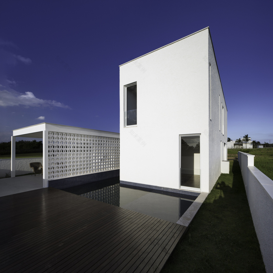 巴西伊图市高尔夫球场旁的现代住宅-31