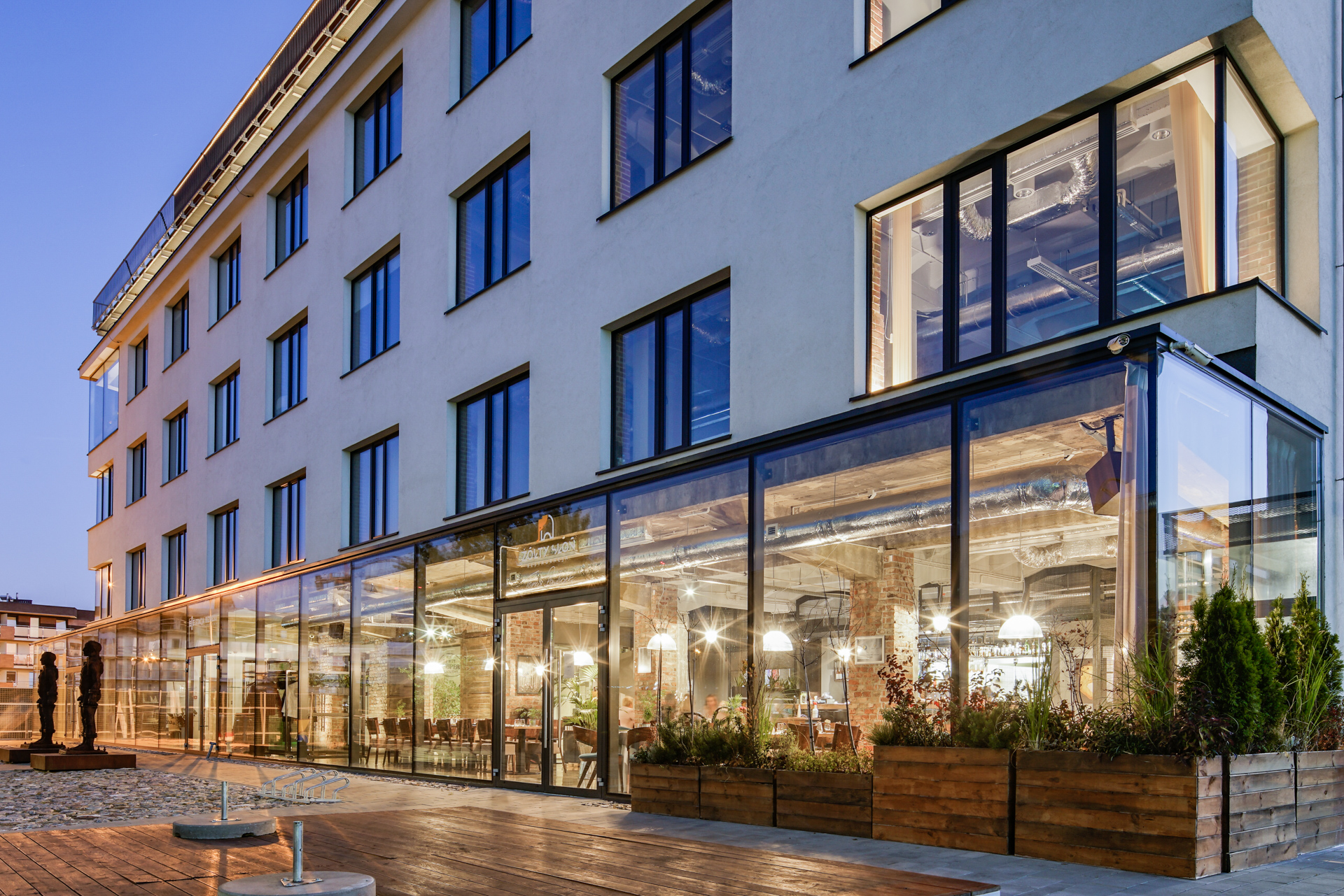 商业站丨波兰丨Piotr Hardecki Architekt-13