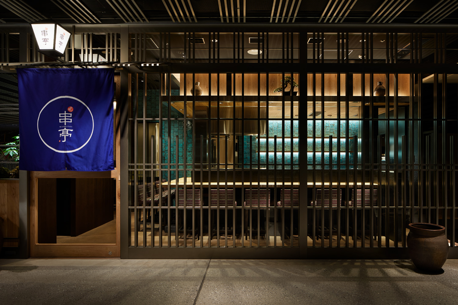 东京涩谷 KUSHITEI 餐厅 融合户外风情的室内设计-12