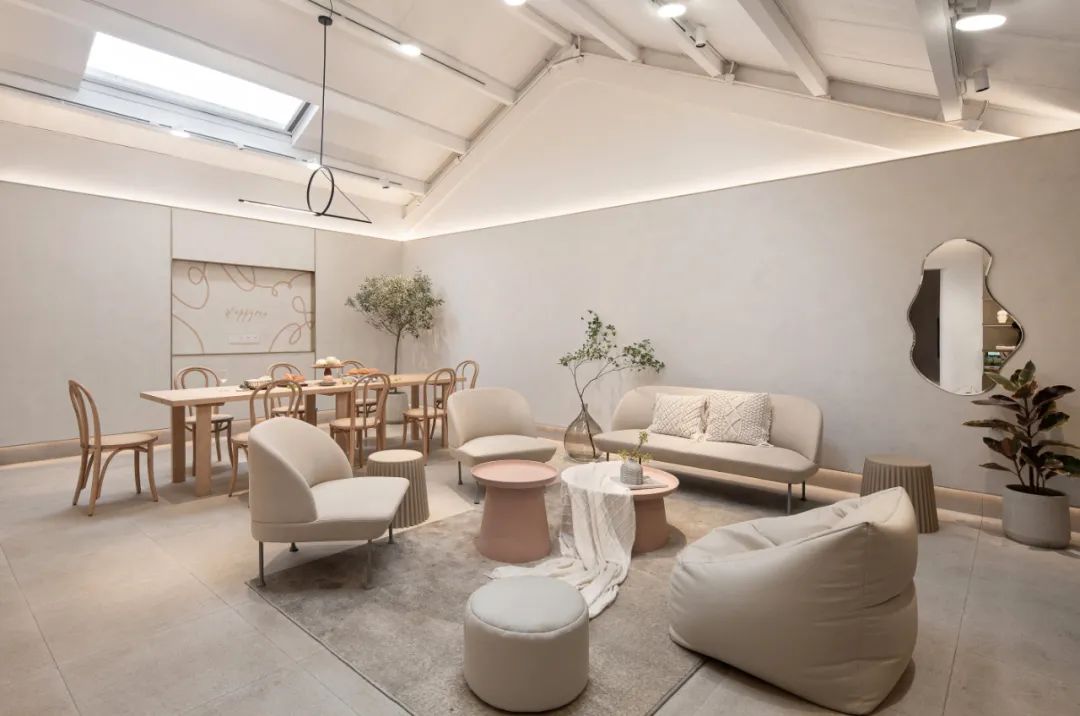 杭州“欢牛蛋糕屋”打造奶油蛋糕盒子空间-40