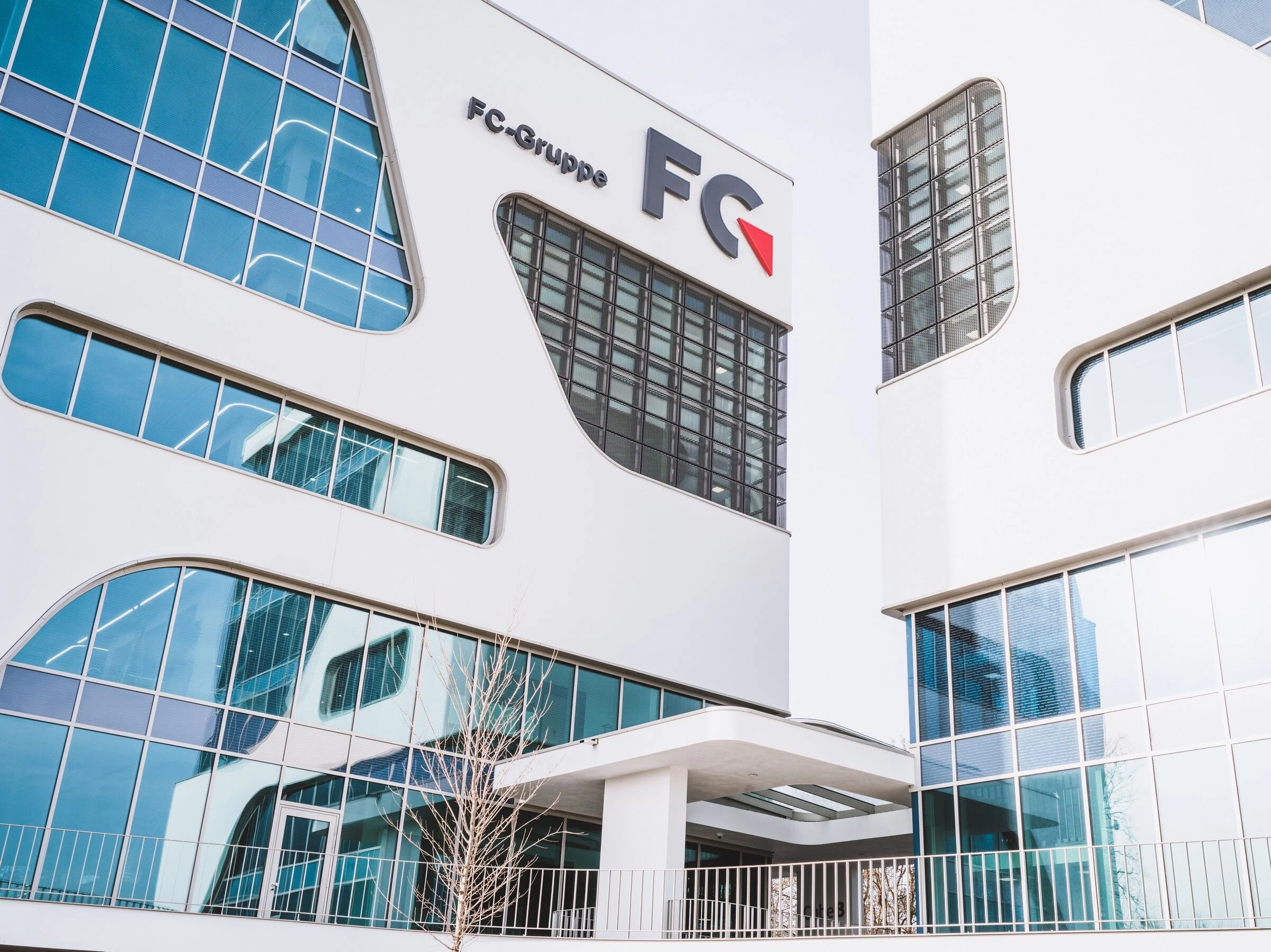 智能玻璃创新办公建筑——3deluxe 打造 FC 校园-20