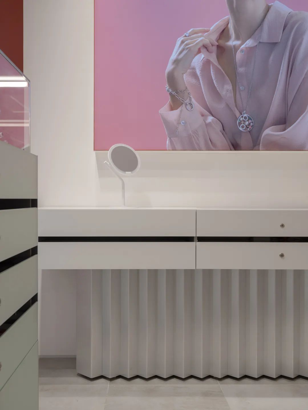 UVI 首家线下店铺丨俄罗斯莫斯科丨Bureau Sinitsa-12