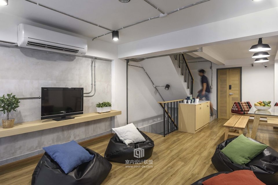 Ora Hostel 曼谷的胶囊旅店-11