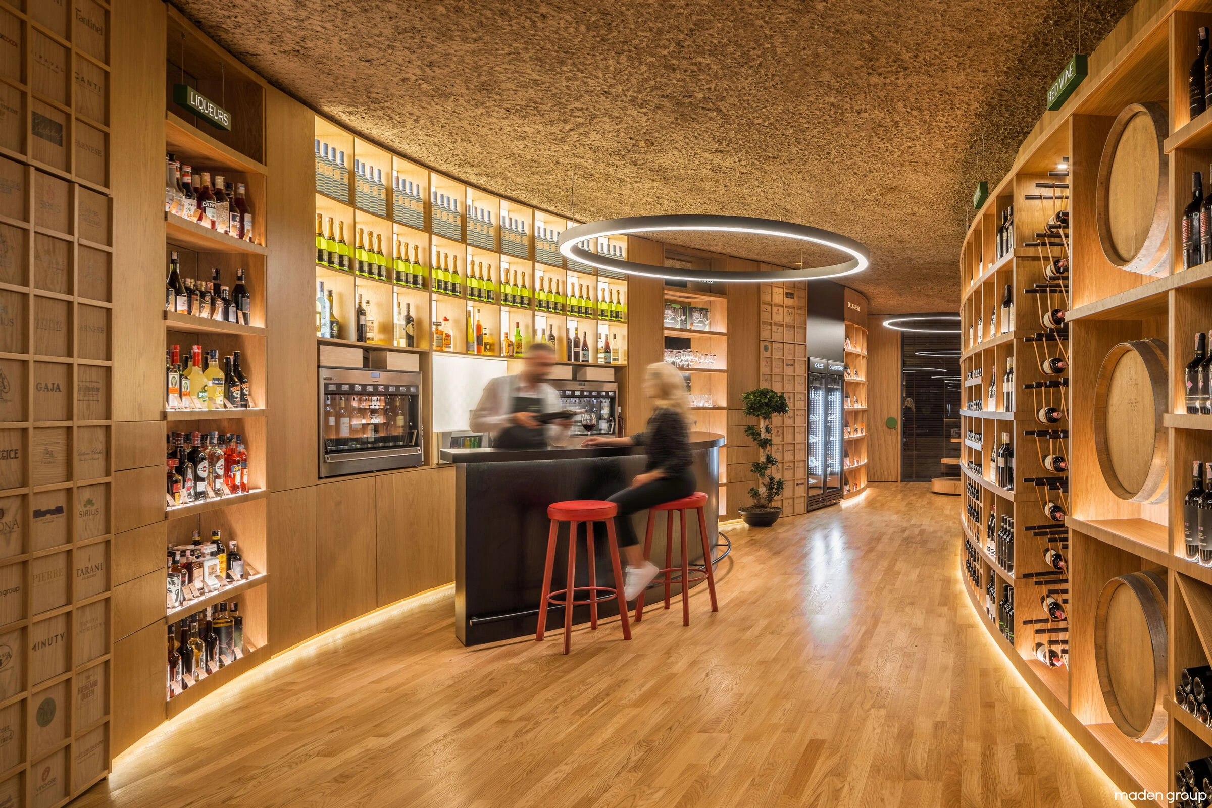 天狼星葡萄酒商店丨Maden Group-12