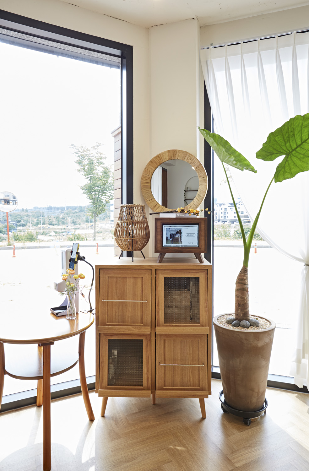 温暖氛围的 28 平米意大利餐厅内饰设计-12