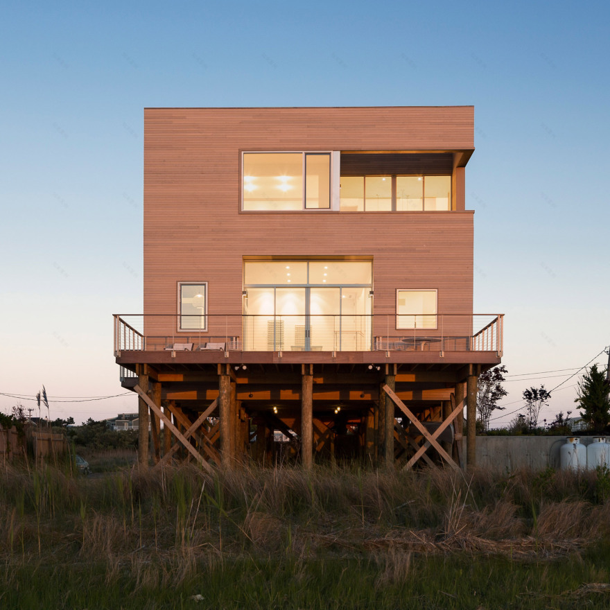 Cube House by Leroy Street Studio is a family beach retreat in the Hamptons | Dezeen-0