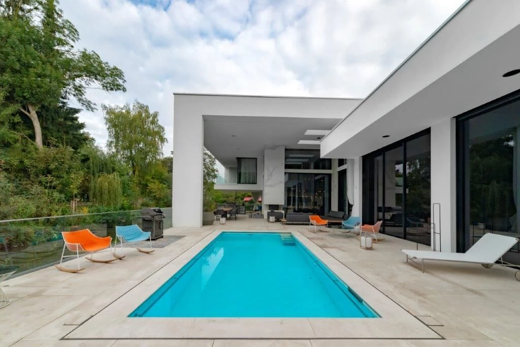 Bauhaus Villa with car lift-65