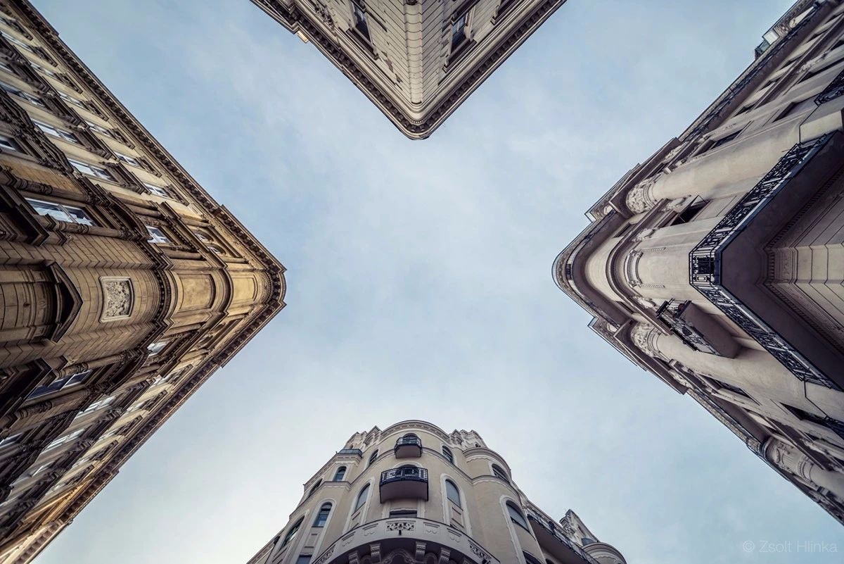 穿越天空的隧道 | 摄影师 Zsolt Hlinka 的几何建筑视觉-27
