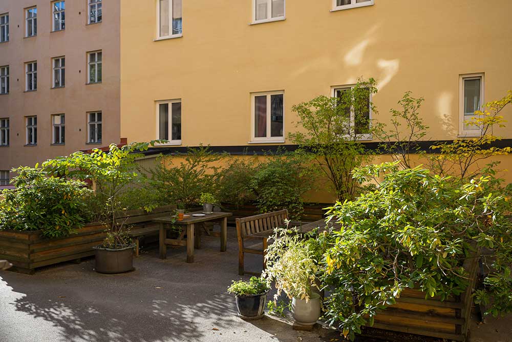 平静与宁静：斯德哥尔摩精致的单色公寓-29