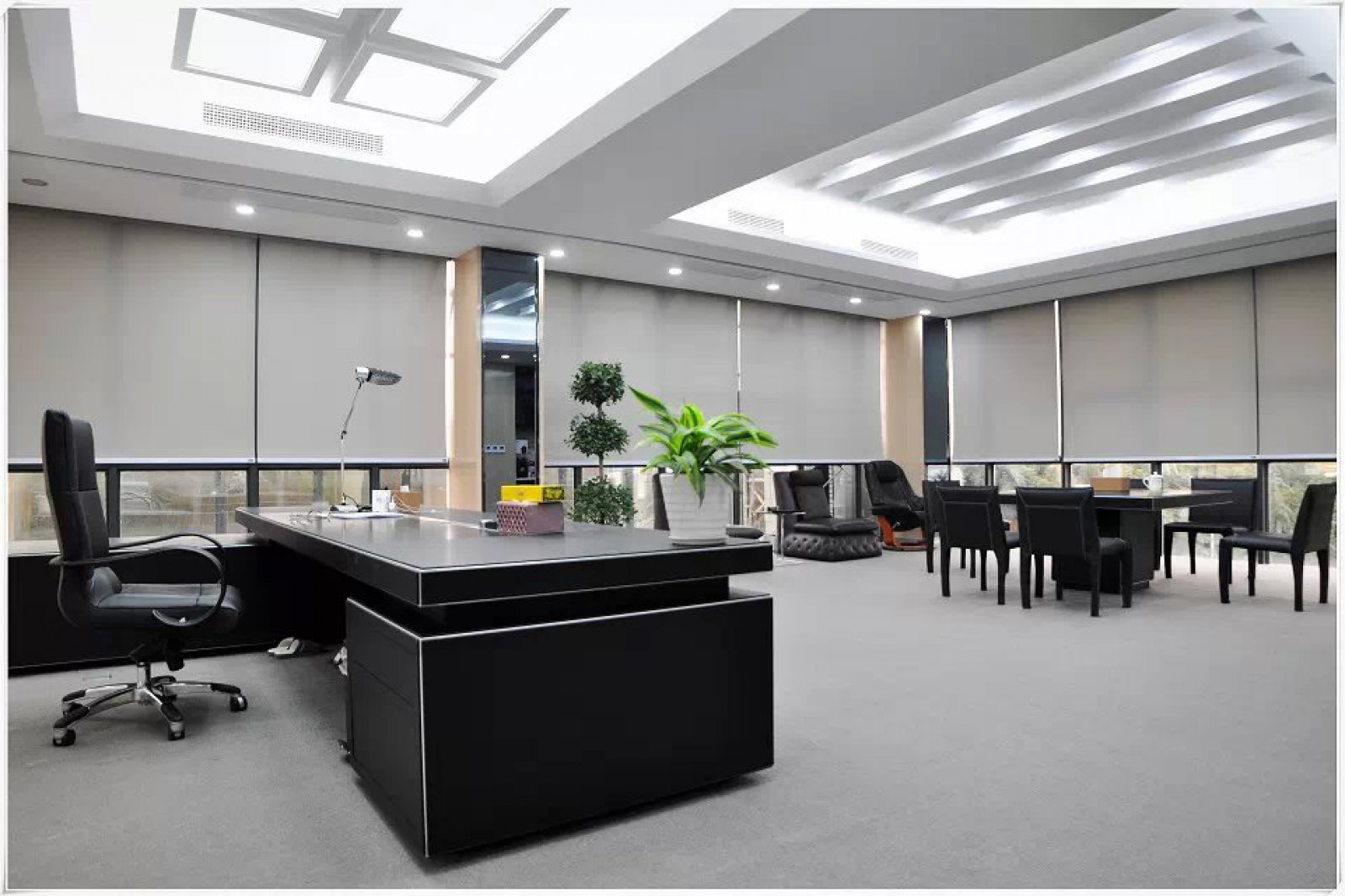 前卫现代办公空间-5