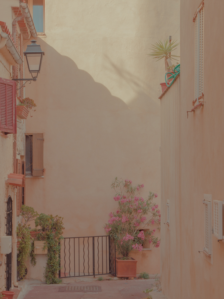 法国安提布斯的童年色彩-4