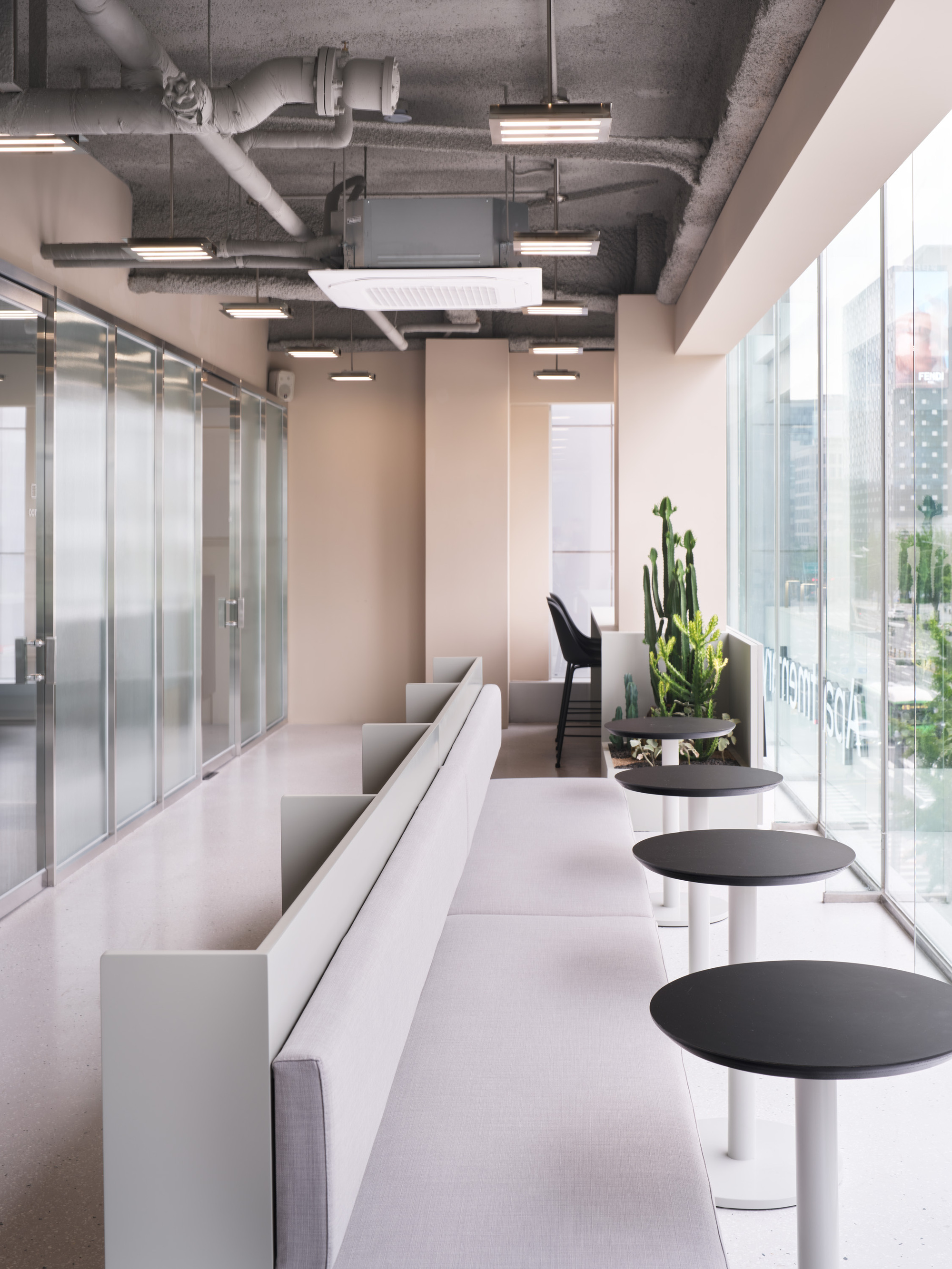 Apartmentary Dosan Offices and Showroom / studio fragment-10