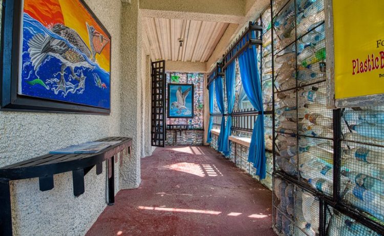 罗伯特·贝佐塑料瓶村庄-14