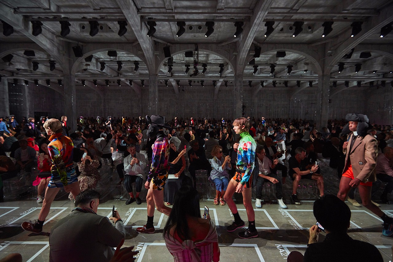 AMO新作 笛卡尔式空间——PRADA 2019春夏男装时装秀-19