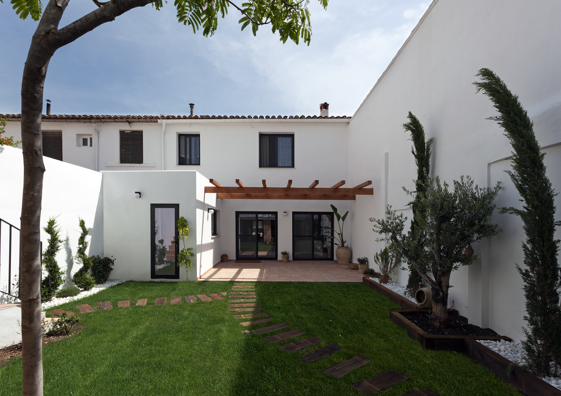 昨天的房子 | 气候保护与美学融合的现代住宅-3