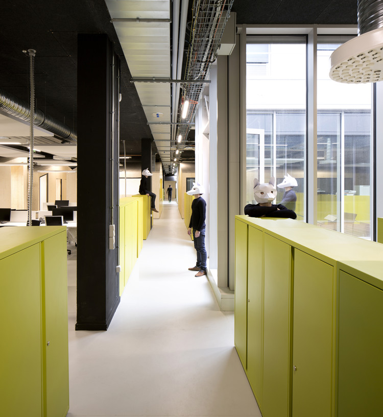 巴黎郊外的前储藏室改造办公室-7