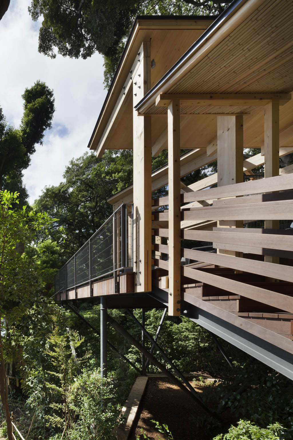 2012 年竣工的热海界-17