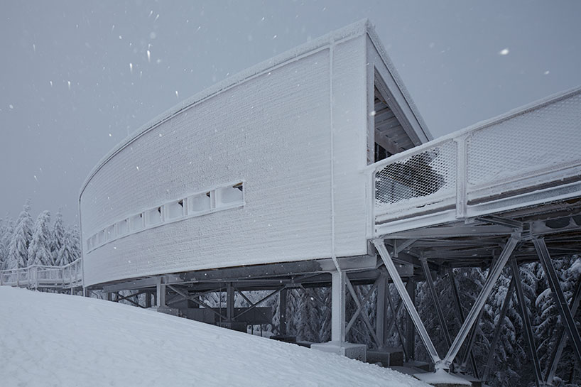 盘旋山林间的天空步道-18