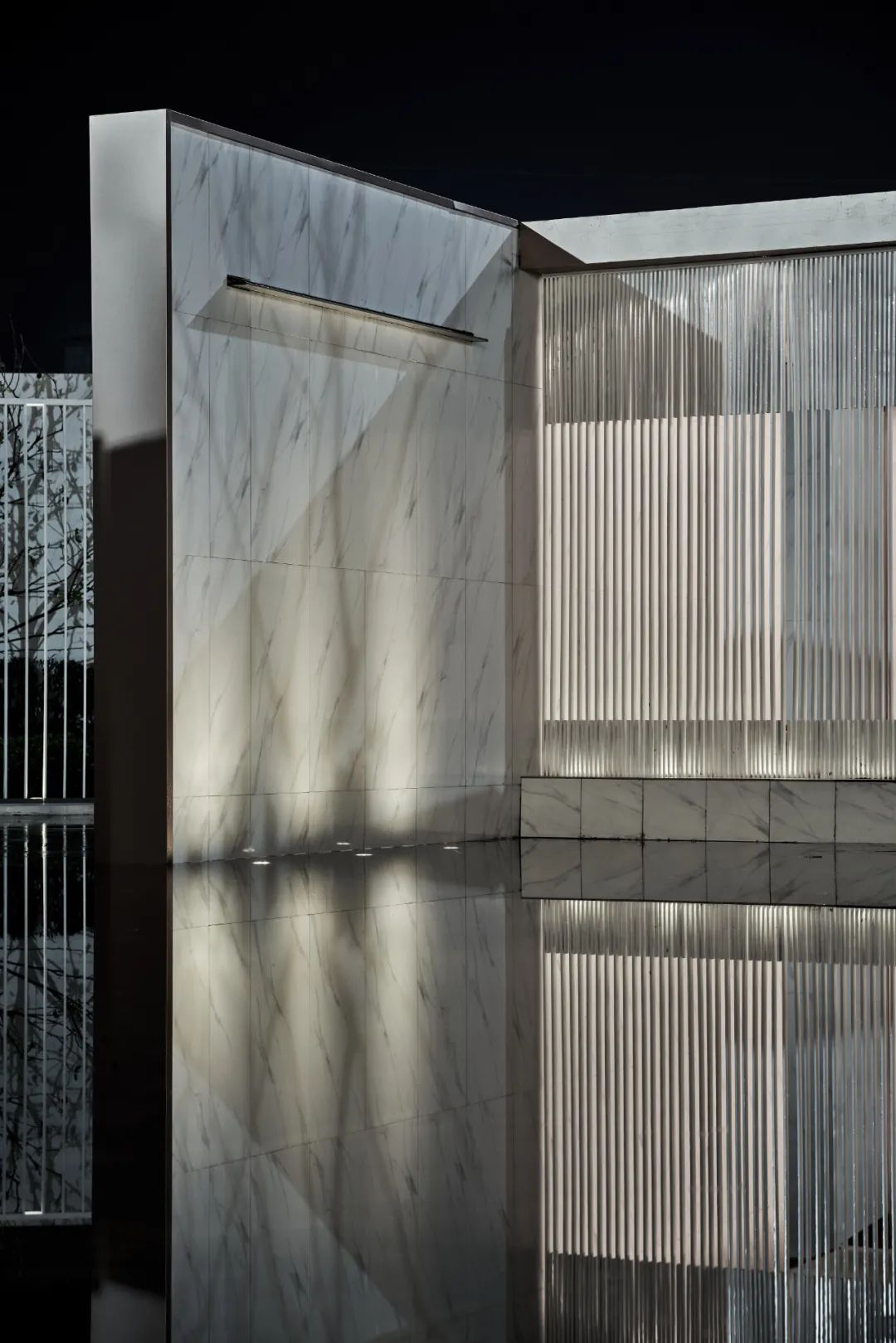 华鸿售楼中心——现代艺术与自然环境的和谐共生-0