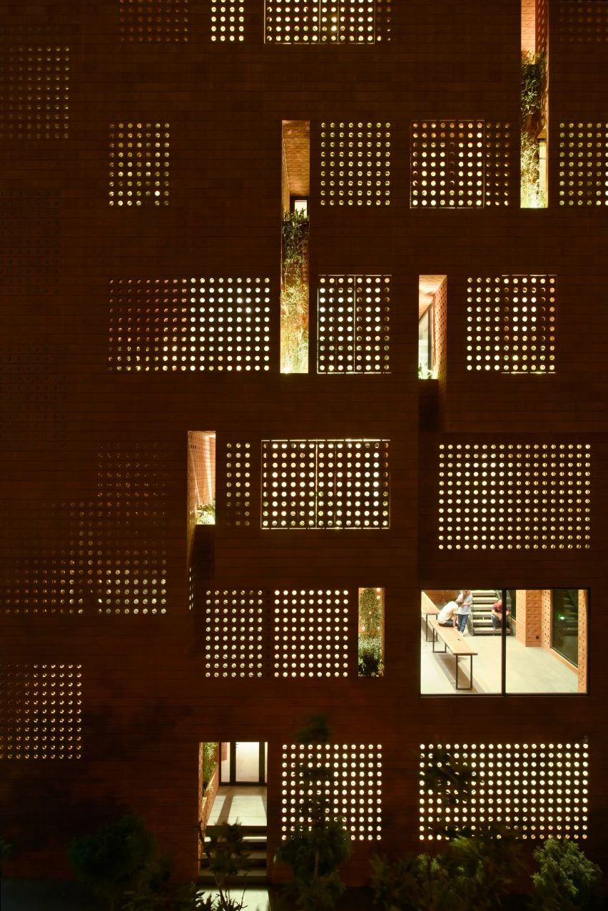 全球最具创意的十座红砖建筑丨孟加拉国丨PMA Madhushala,Sthapotik,CTA 等-136