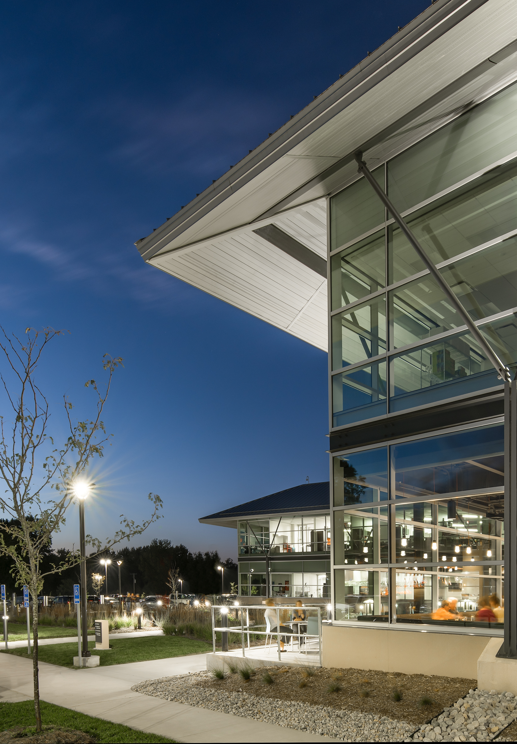 学术成就中心——绿色环保、功能齐全的教育空间-20