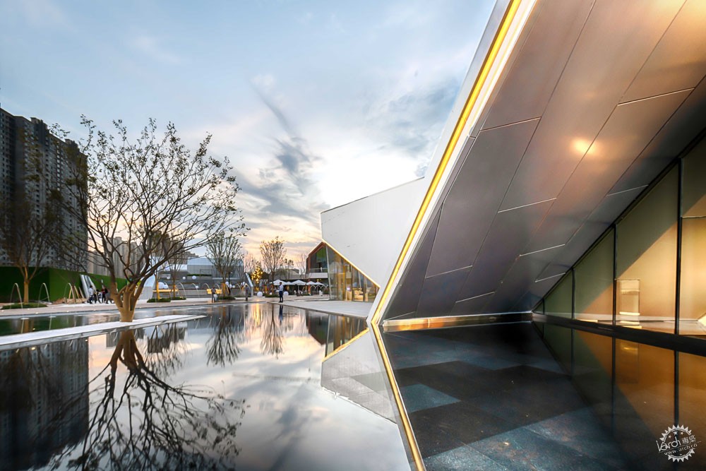 行走在光影流轉的紅緋之間 - WEHOUSE-10