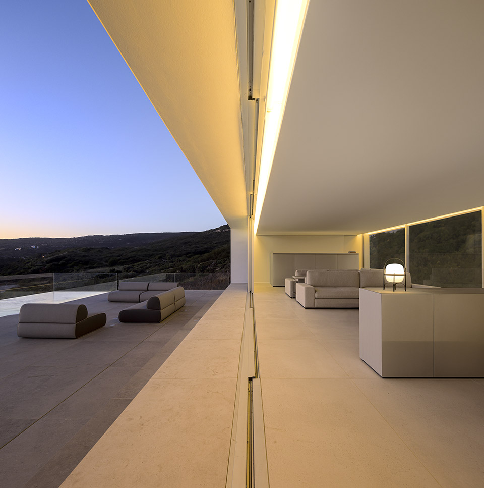 空中之屋 · 嵌入山体的宁静海景住宅丨Fran Silvestre Arquitectos-110