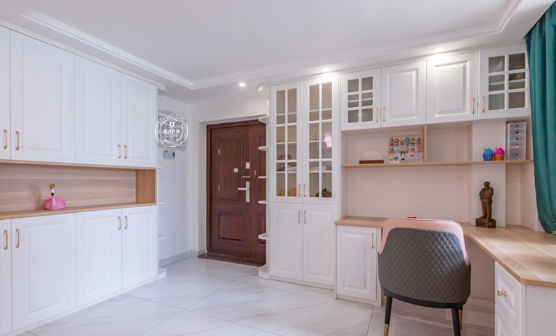 现代轻奢三居室,精致金属与大理石的浪漫邂逅-0