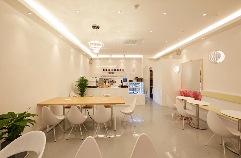 十五平米简约咖啡厅，点睛之笔的色彩设计-2