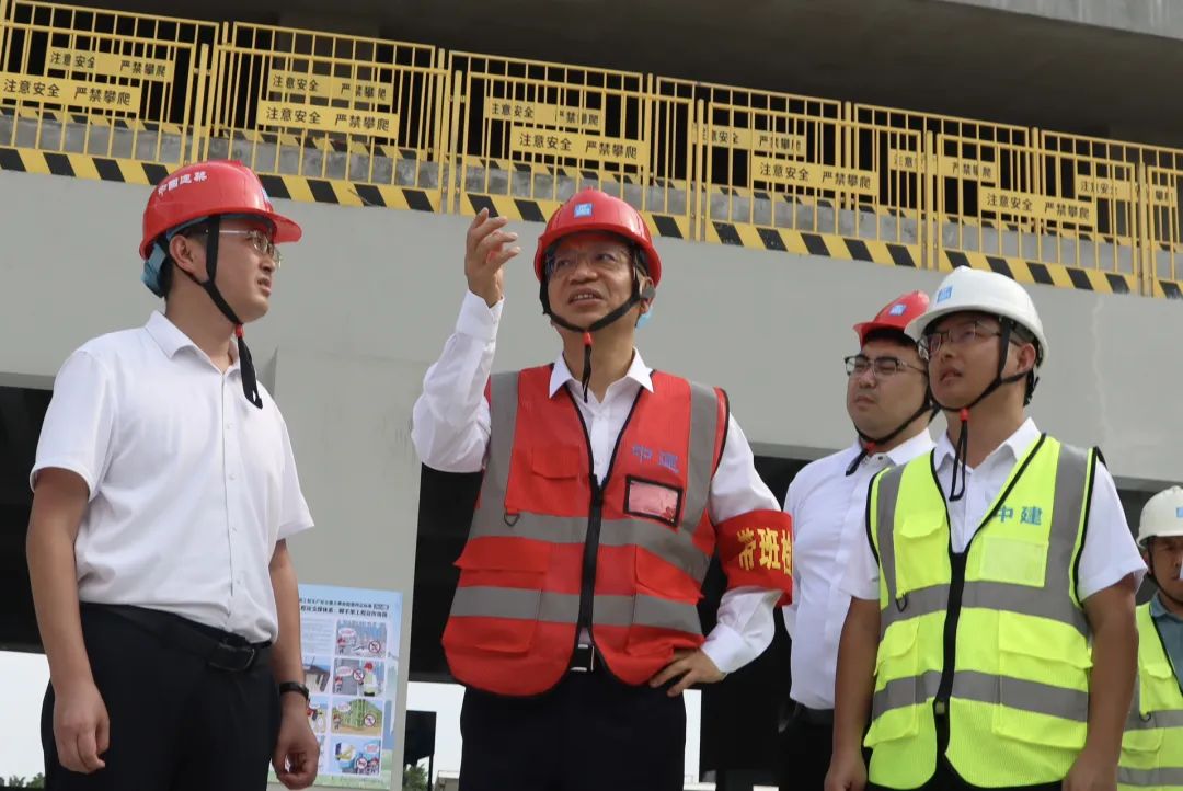 马义俊到广州足球公园球场项目开展安全生产带班检查-4