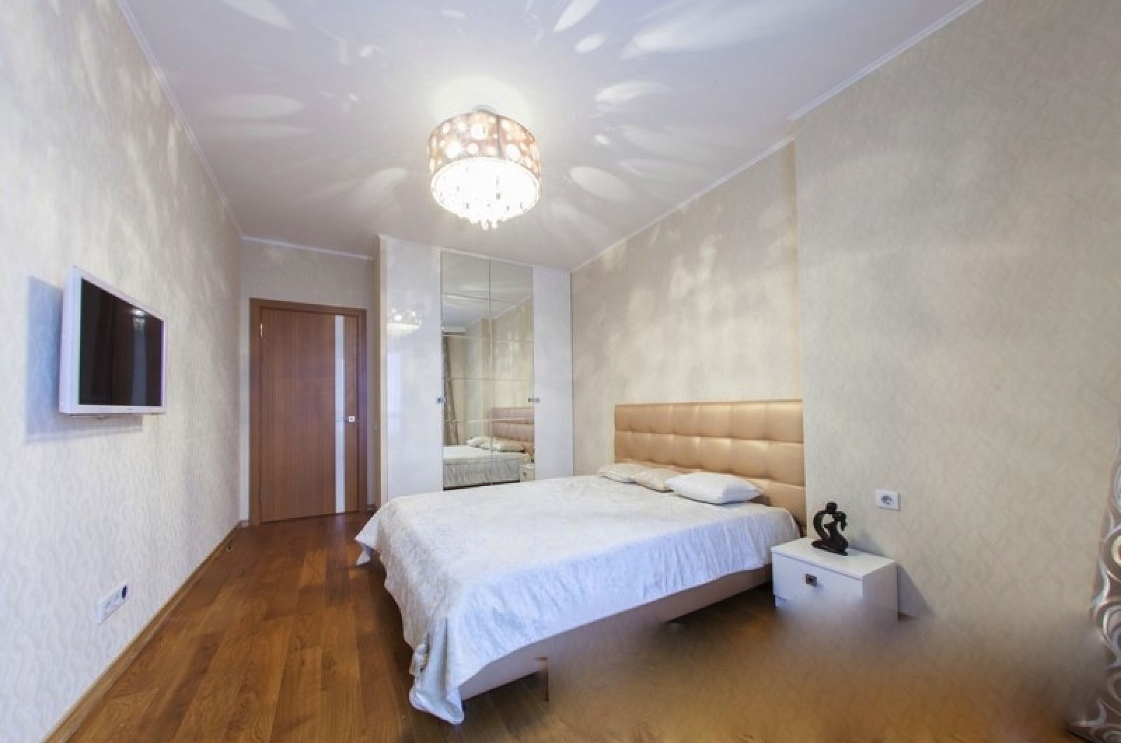 四季；一年的时光（俄语Времена Года常见含义是四季 ，这里英文Vremena Goda推测也是这个意思 ） 丨UkraineKyiv-21