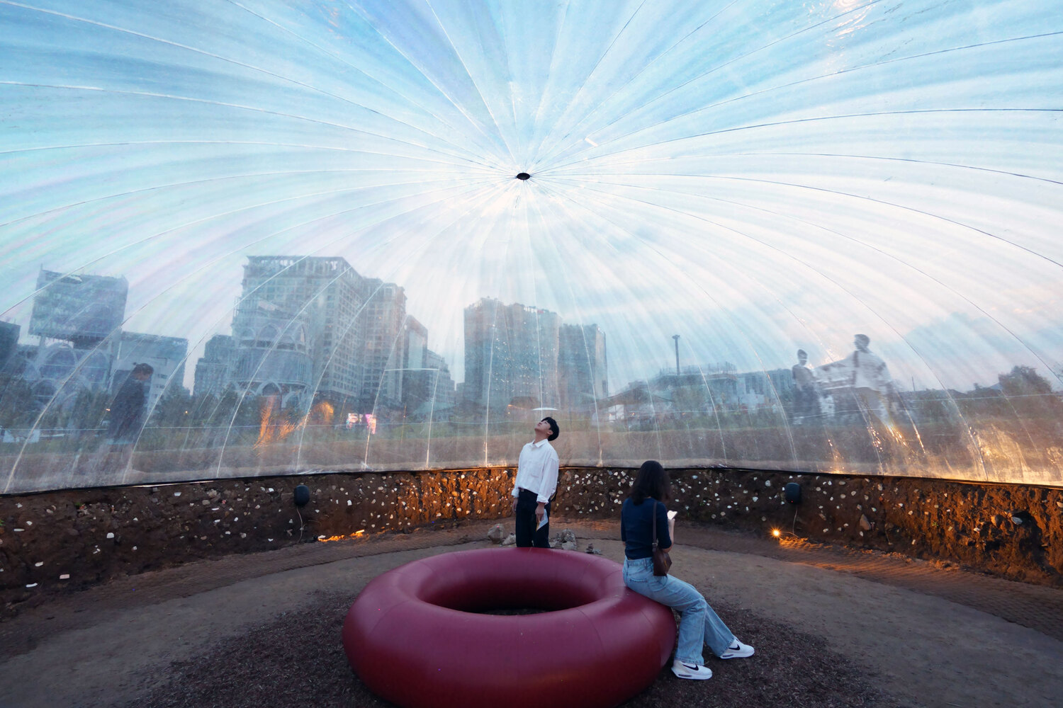 首尔历史宫殿旁的时空穿梭·"Trees & Traces"装置艺术丨韩国首尔-3