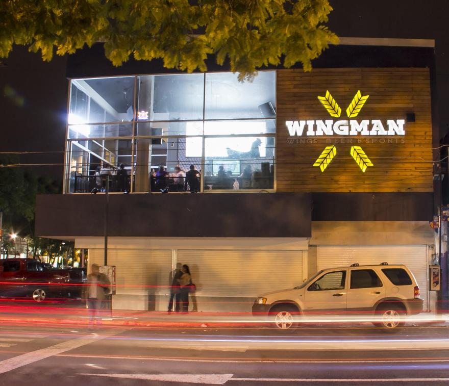 墨西哥Wingman体育酒吧Wings店室内设计丨墨西哥瓜达拉哈拉丨当地工作室deFORMA-11
