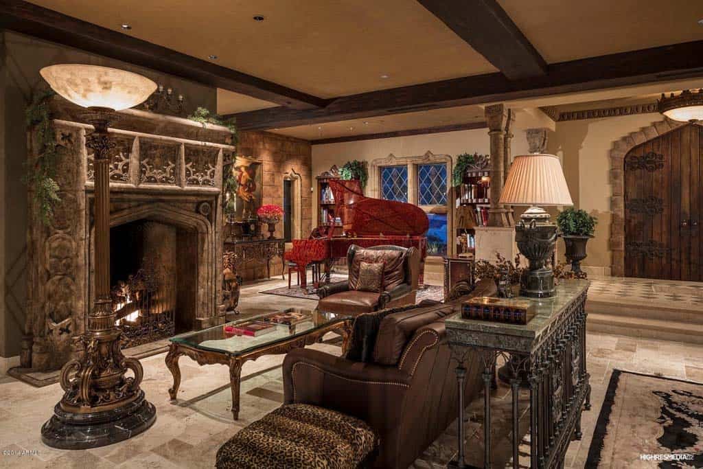 Medieval masterpiece: Italian-inspired gothic villa in Scottsdale-10