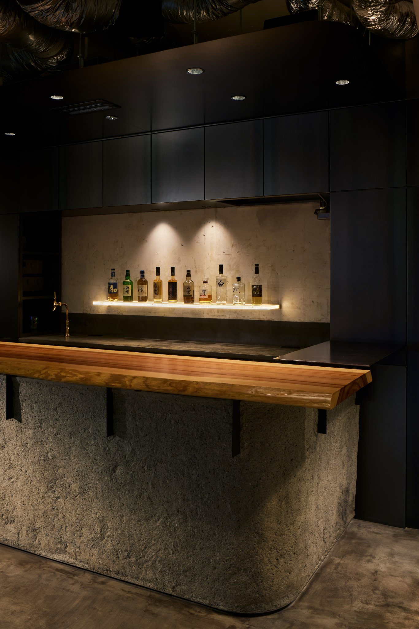 闹市中的静谧 · Roppongi 象征性酒吧设计丨日本东京丨Joke Design-8