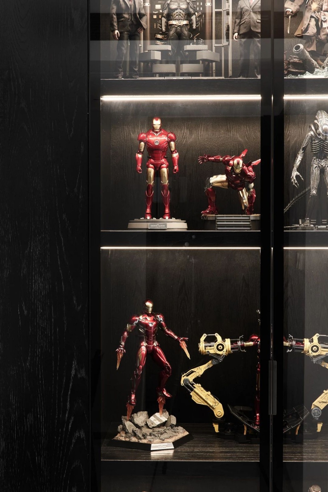 手办迷的现代简约之家 | 悬空背景展柜，红橡实木家具-7