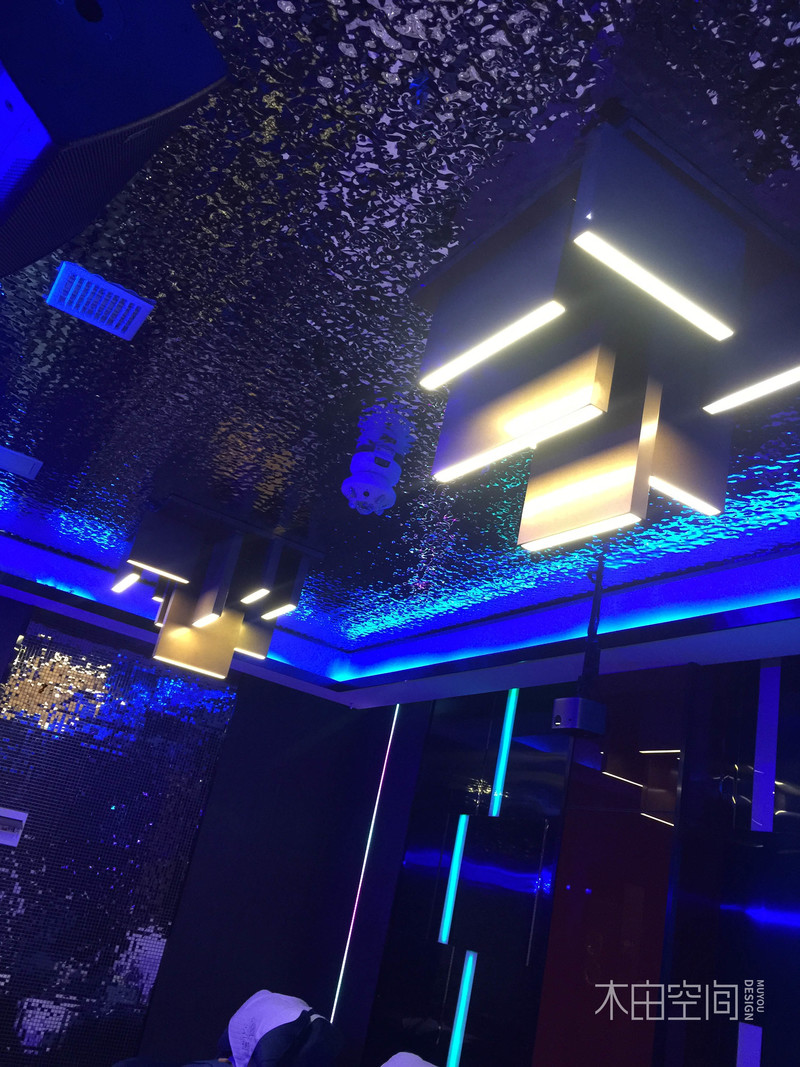 科技风格休闲会所-19