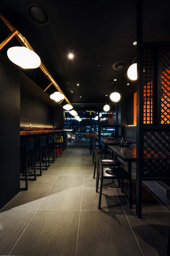 首尔现代简约马兰拉面馆设计-4