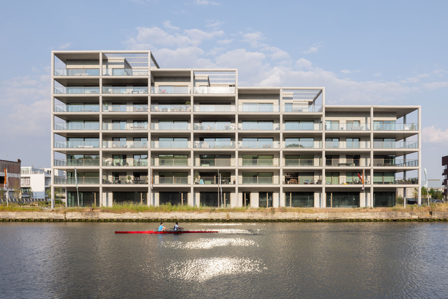 Waterzicht Apartments | 比利时十八世纪公园旁的现代住宅建筑-0