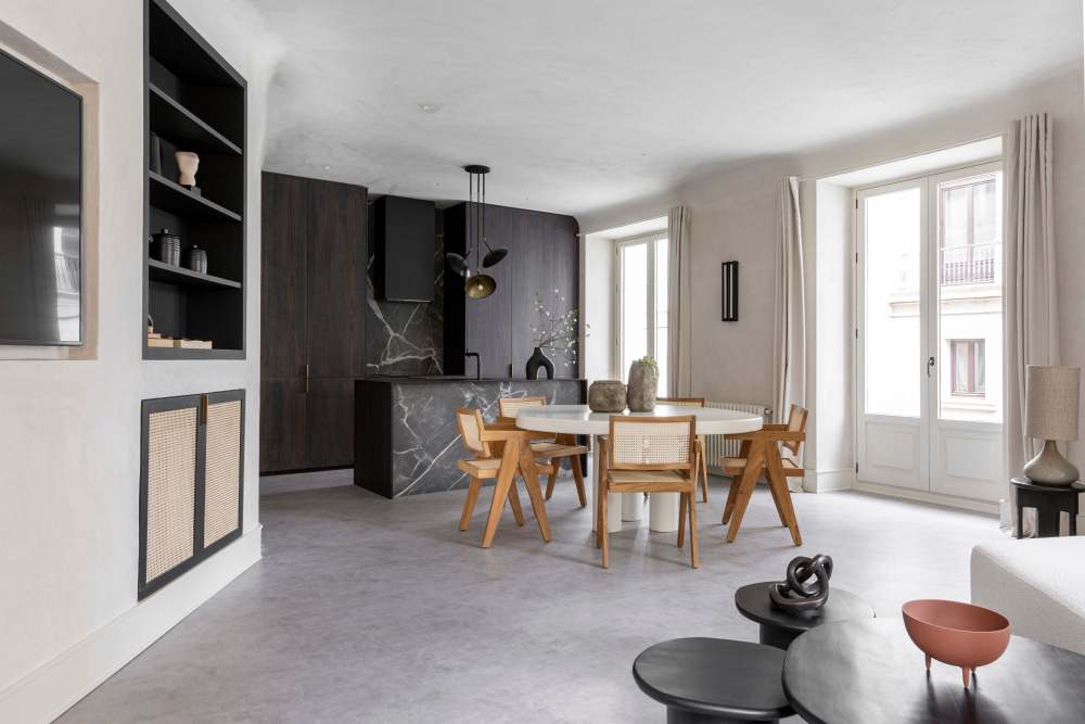 西班牙皇宫旁奢华野兽派内饰设计丨ArchitecturalDigest-0