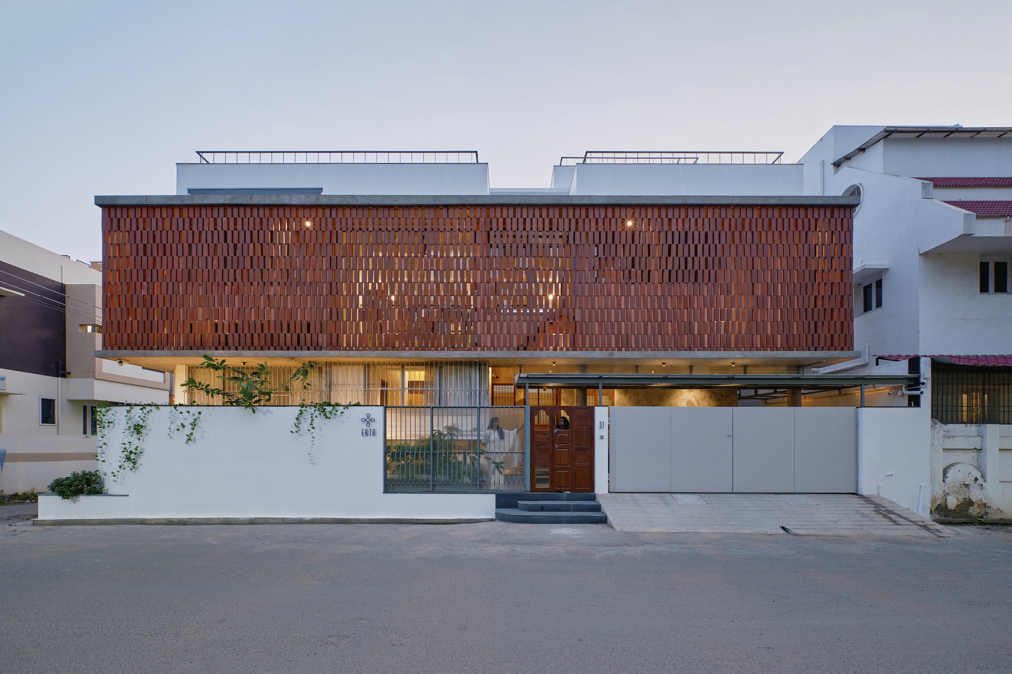 两种现实之屋丨印度本地治里丨STO.M.P-33