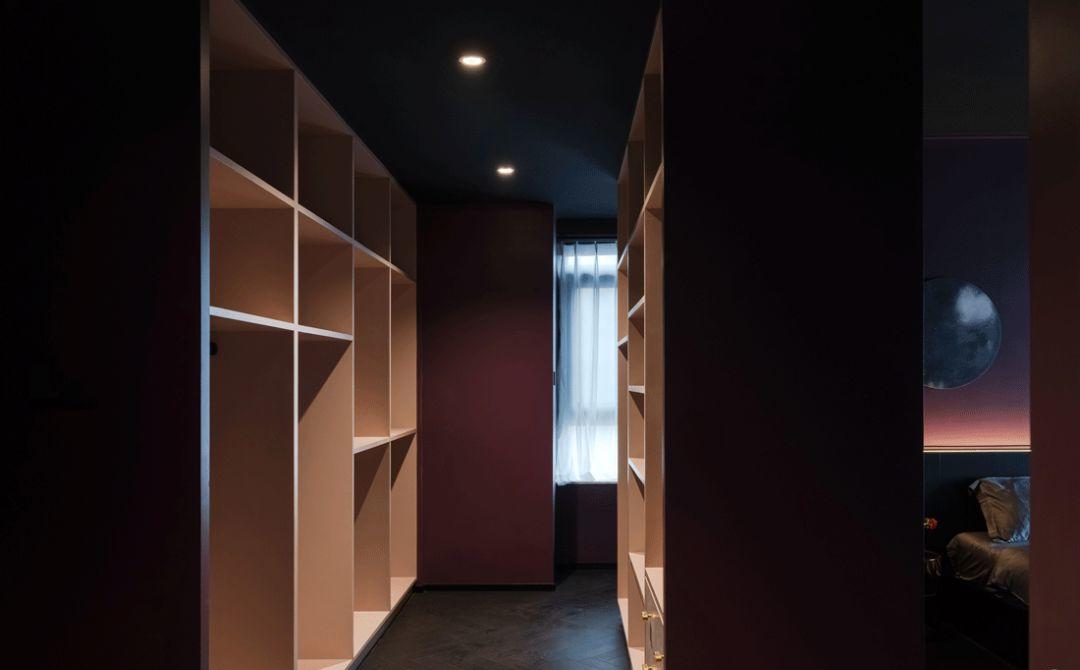 清羽设计丨平层丨粉色楼梯紫色墙壁酷炫星球-40